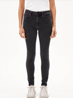 Lade das Bild in den Galerie-Viewer, Armedangels TILLAA True Black Washed
