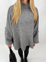 Lade das Bild in den Galerie-Viewer, Oversize Pullover Val Grau
