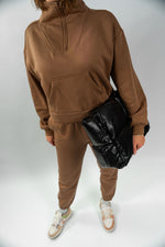 Lade das Bild in den Galerie-Viewer, Sweater mit Stehkragen Lia Camel
