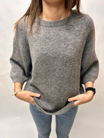 Lade das Bild in den Galerie-Viewer, Leichter Strickpullover Grau
