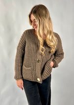 Lade das Bild in den Galerie-Viewer, Strick Cardigan Golden Taupe
