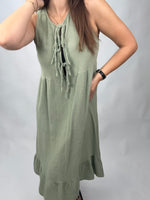 Lade das Bild in den Galerie-Viewer, Musselin Midi Kleid Mia Salbei
