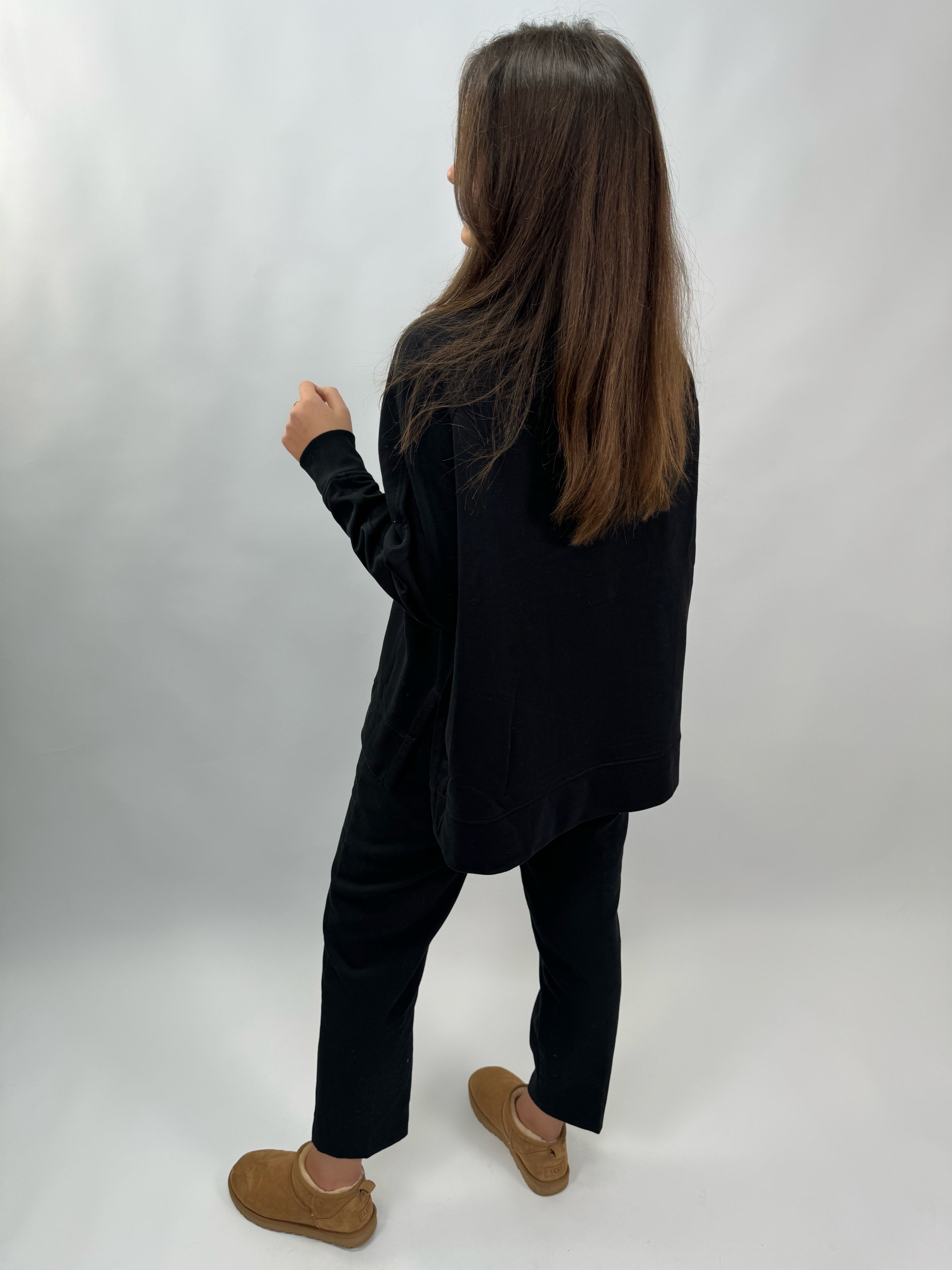BQ Sweater All Black | Fair Fashion