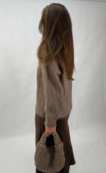 Lade das Bild in den Galerie-Viewer, Mohair Pullover Val Taupe
