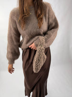 Lade das Bild in den Galerie-Viewer, Mohair Pullover Val Taupe
