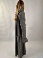 Lade das Bild in den Galerie-Viewer, Fluffy Cardigan Long Grau
