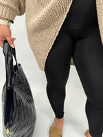 Lade das Bild in den Galerie-Viewer, Leggings Schwarz Nia
