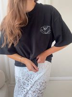 Lade das Bild in den Galerie-Viewer, BQ Shirt Flower Black | Fair Fashion
