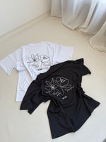 Lade das Bild in den Galerie-Viewer, BQ Shirt Flower Black | Fair Fashion
