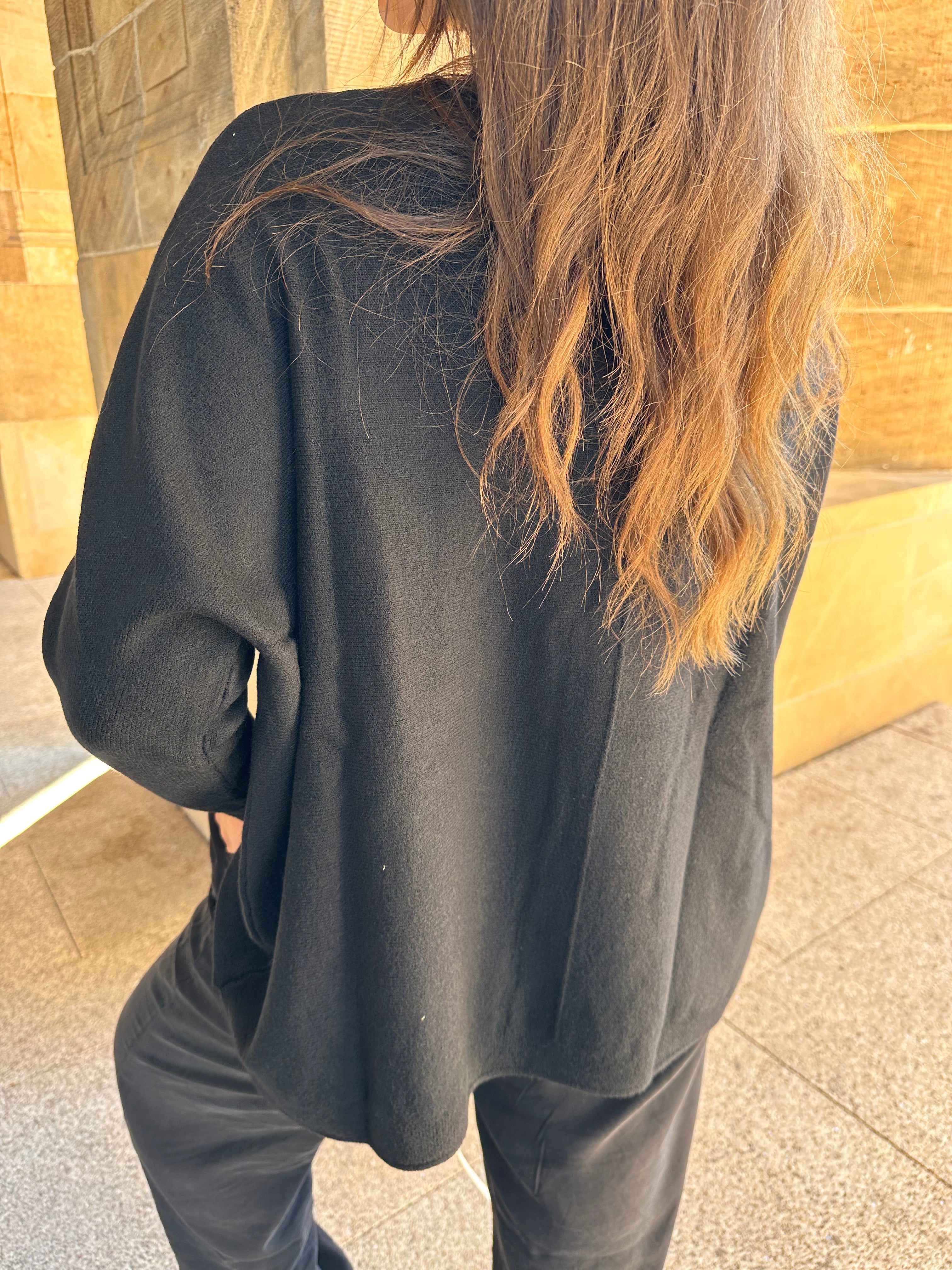 Lässiger Sweater Jara Schwarz