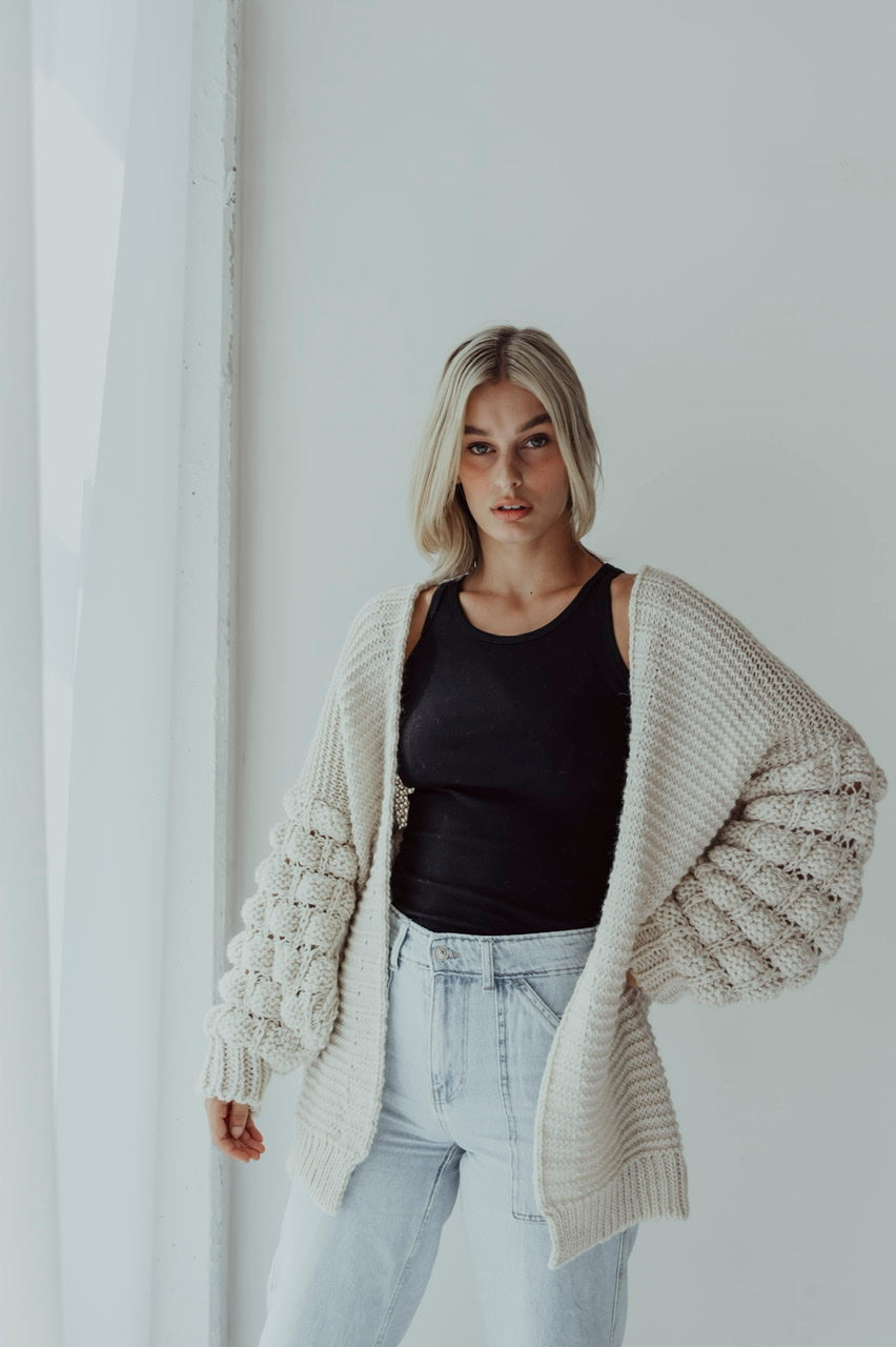 Bubble Strickjacke Kurz Beige | BQU 1805